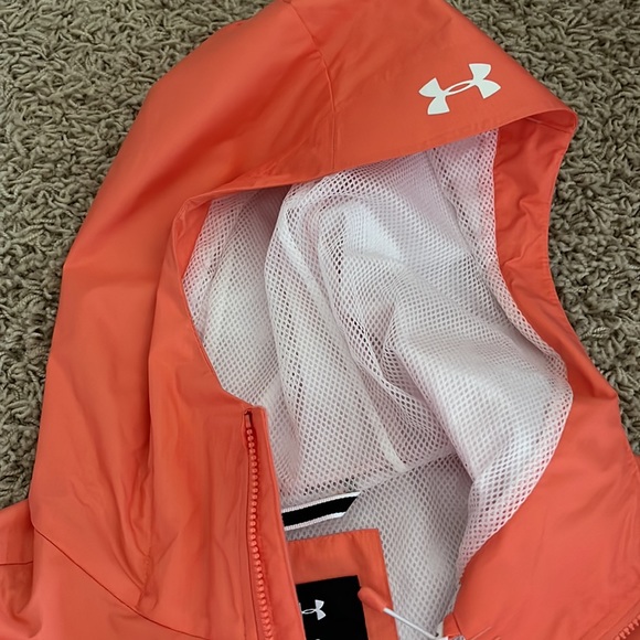 Under Armour rain jacket BRAND NEW CONDITION - Picture 5 of 5